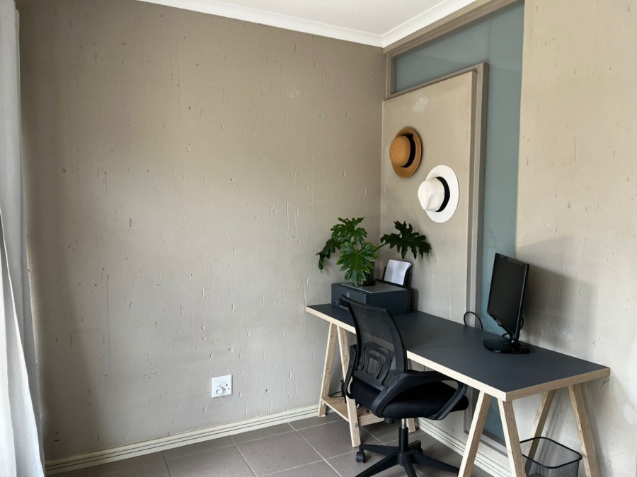 2 Bedroom Property for Sale in Van Der Hoff Park North West